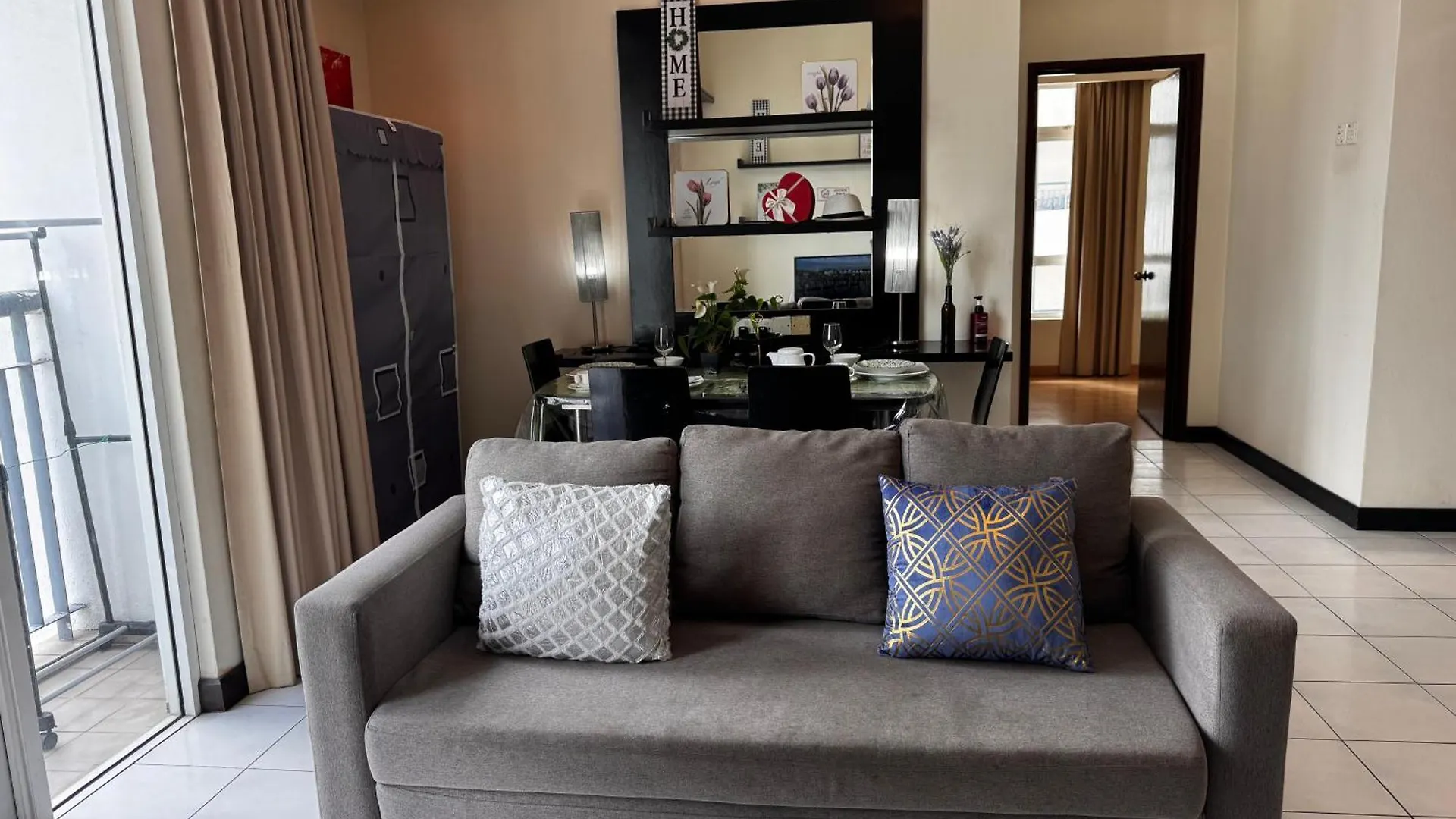 128 Bukit Ceylon 5 Minutes To Alor Street Klcc Bukit Bintang Pavilion 2R2B 8 Pax Kuala Lumpur 0*,  Malaysia