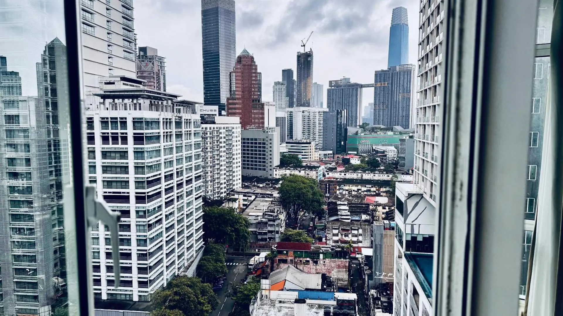 128 Bukit Ceylon 5 Minutes To Alor Street Klcc Bukit Bintang Pavilion 2R2B 8 Pax Kuala Lumpur 0*,